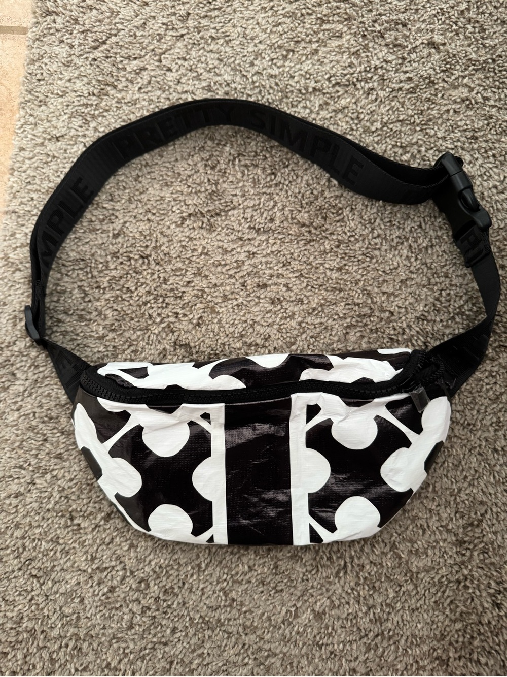 Pretty simple waterproof Fanny pack